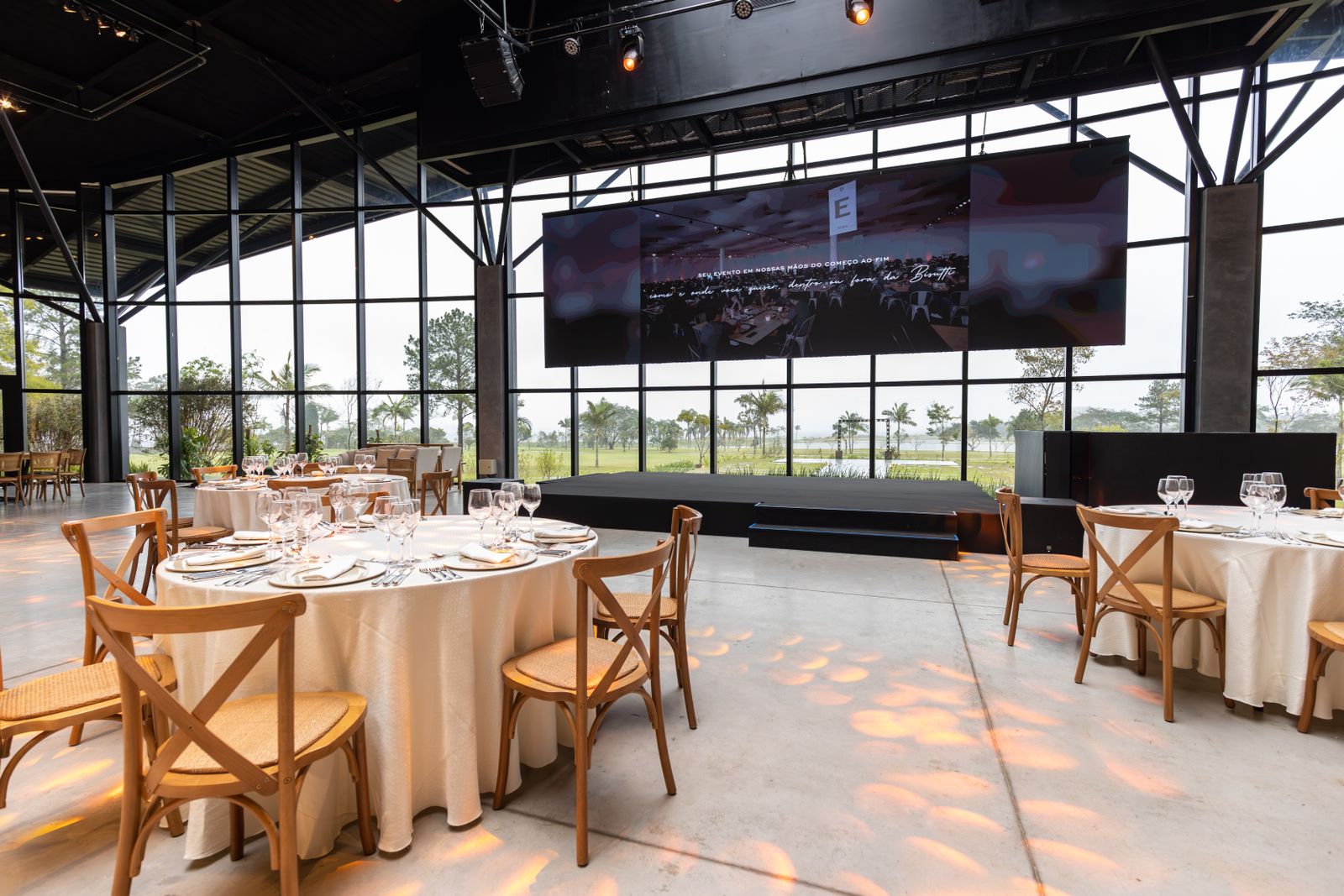Location écran géant LED pour événement, salle de réception vitrée